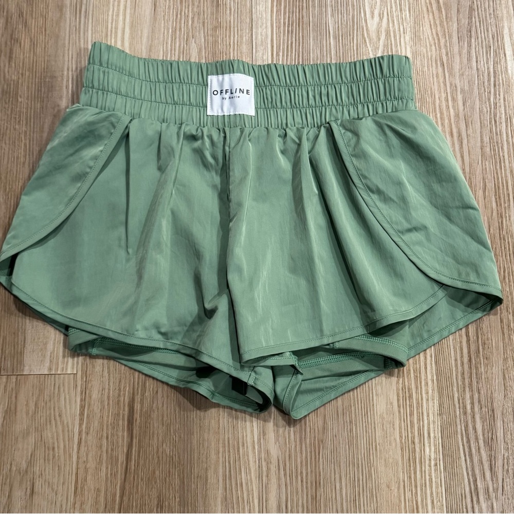 AERIE Offline shorts, size Small. NWT.